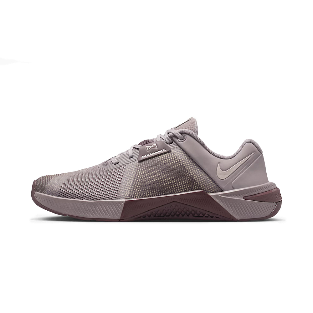 Женские кроссовки Nike
